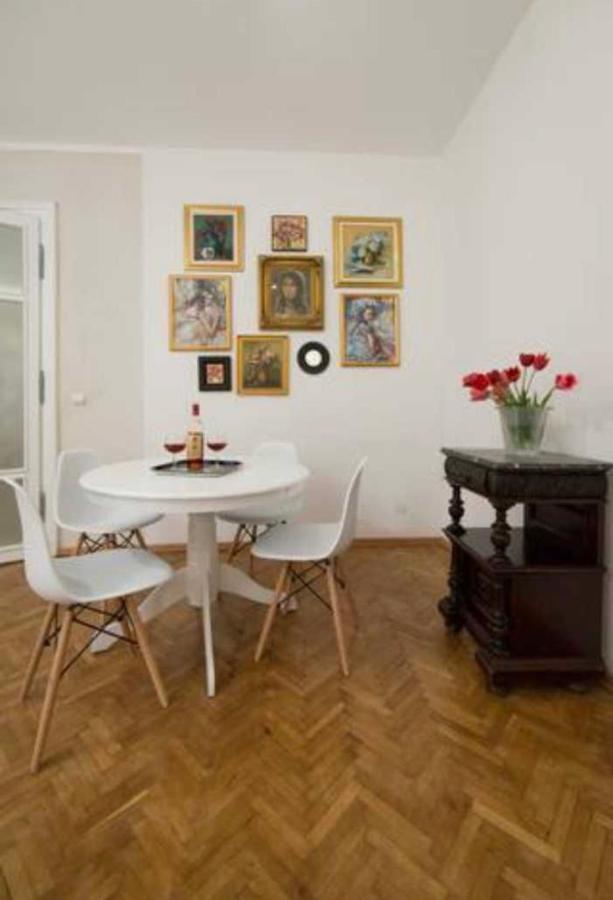 Charming Apartament City Center Timisoara Bagian luar foto