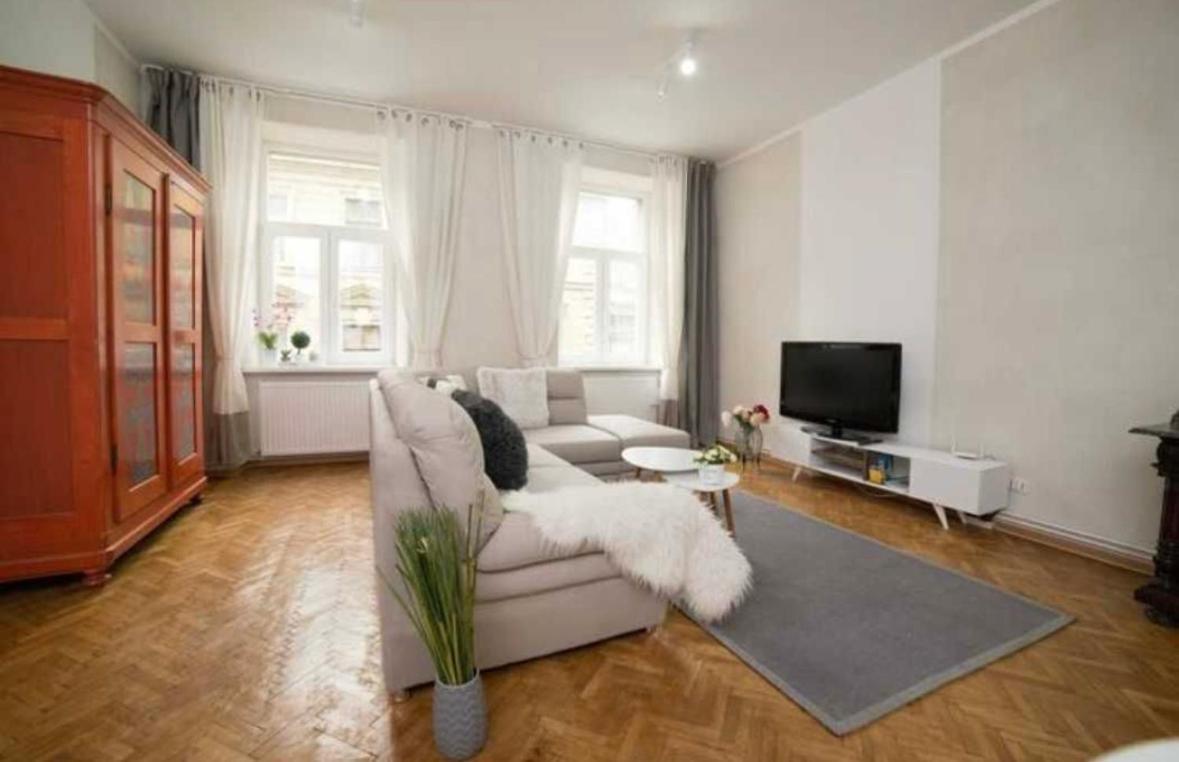 Charming Apartament City Center Timisoara Bagian luar foto