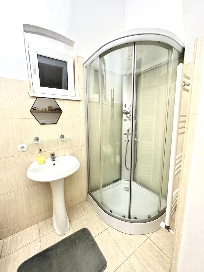 Charming Apartament City Center Timisoara Bagian luar foto